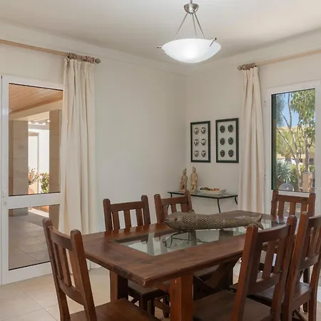 Casa De Ferias By An Island